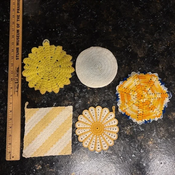 Five Vintage Crochet Potholders - Picture 2 of 2